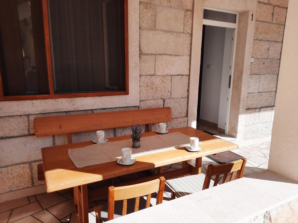 Apartments Villa Beba Komiža Kültér fotó