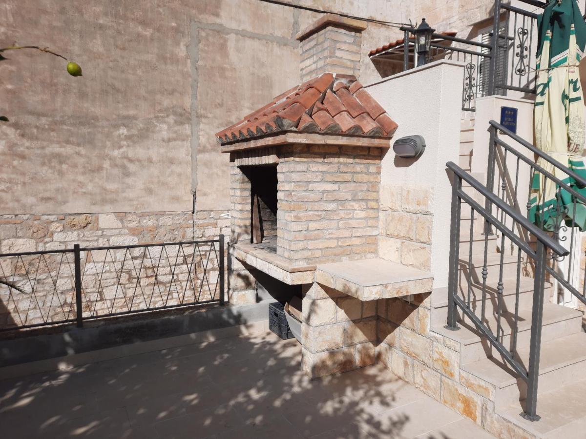 Apartments Villa Beba Komiža Kültér fotó