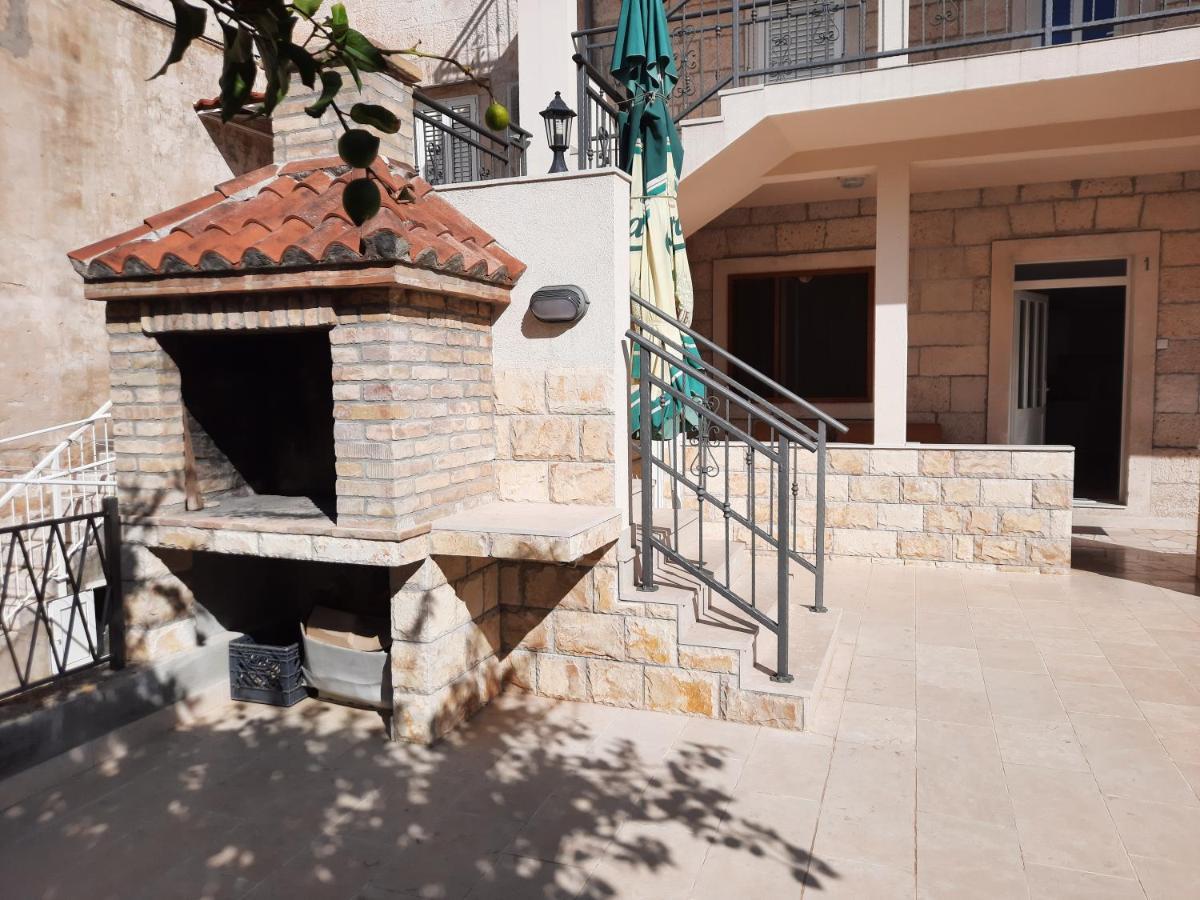 Apartments Villa Beba Komiža Kültér fotó