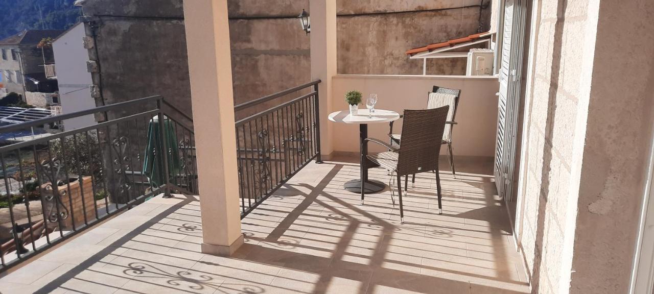Apartments Villa Beba Komiža Kültér fotó