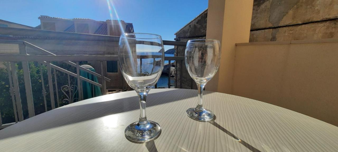 Apartments Villa Beba Komiža Kültér fotó