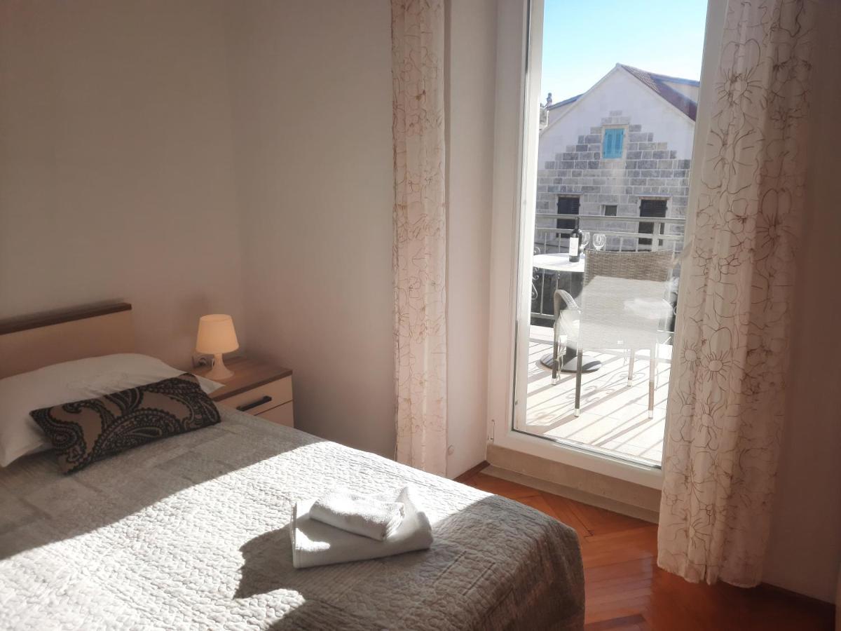 Apartments Villa Beba Komiža Kültér fotó