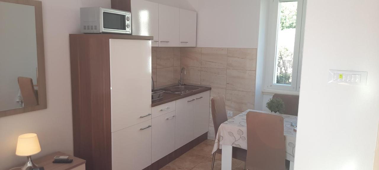 Apartments Villa Beba Komiža Kültér fotó