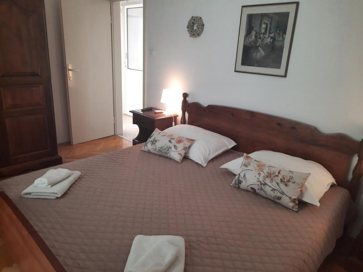 Apartments Villa Beba Komiža Kültér fotó