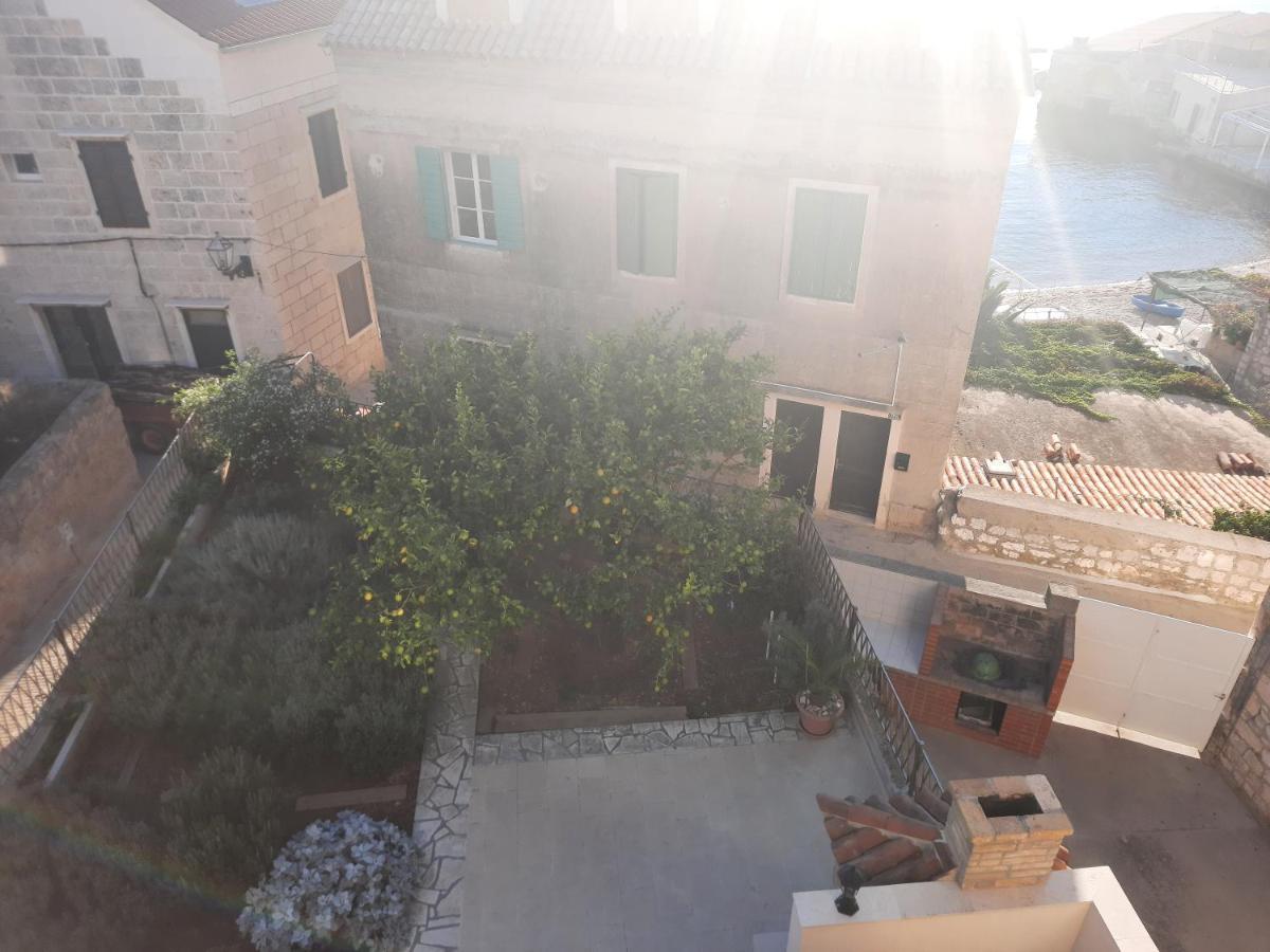 Apartments Villa Beba Komiža Kültér fotó