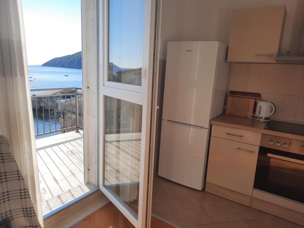 Apartments Villa Beba Komiža Kültér fotó