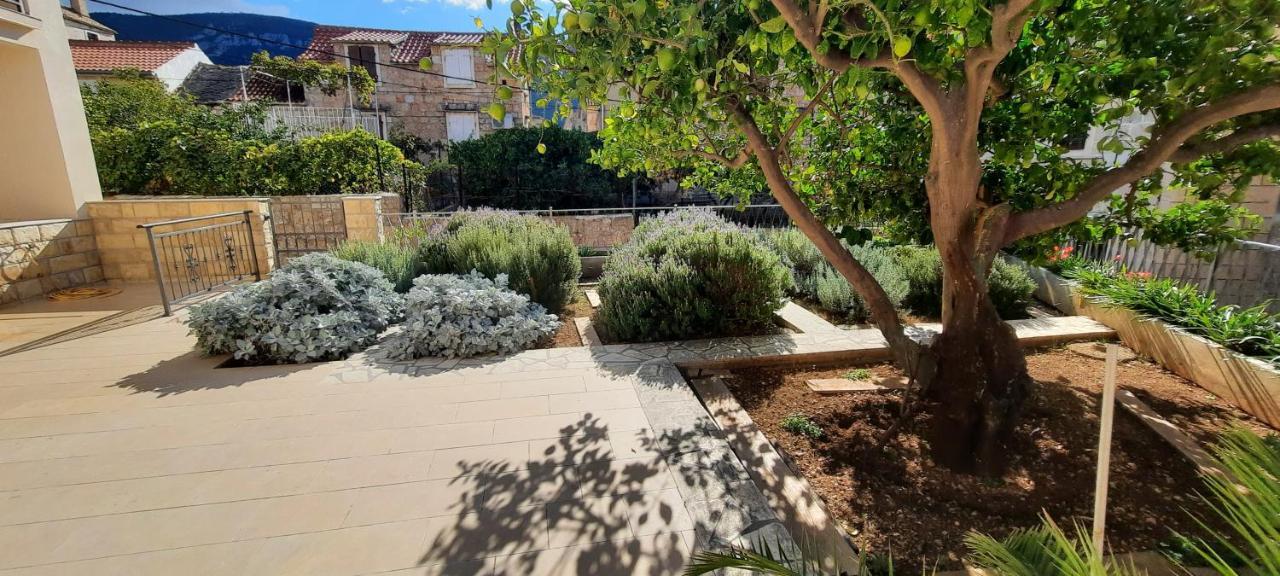 Apartments Villa Beba Komiža Kültér fotó
