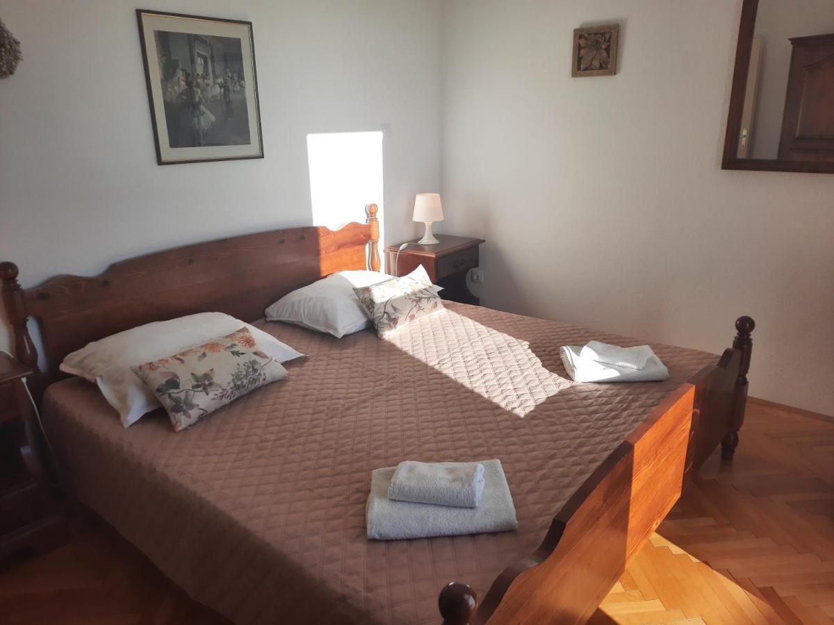 Apartments Villa Beba Komiža Kültér fotó
