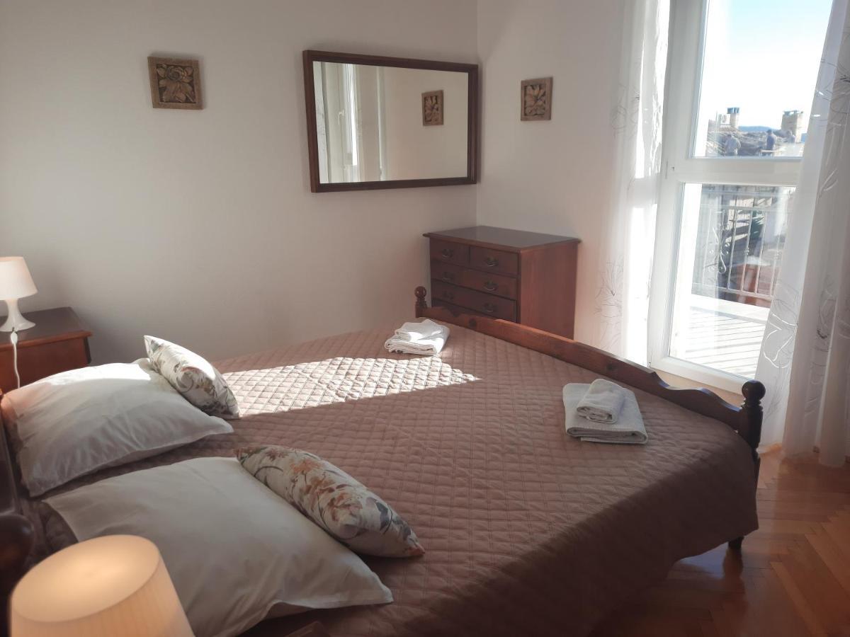 Apartments Villa Beba Komiža Kültér fotó